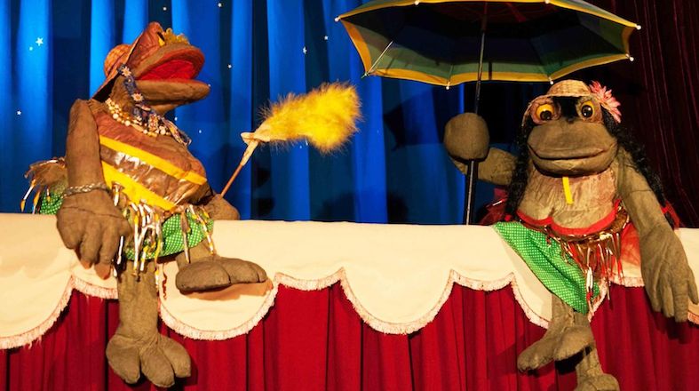 BEFANA CON I BURATTINI: "FANTASIA A QUATTRO MANI"