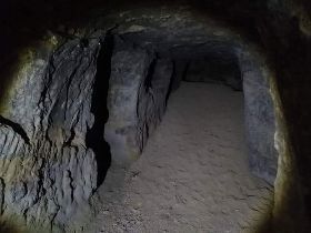 UN TUFFO NEL PASSATO: ESCURSIONE ALLA GROTTA DEI RICORDI NELLE BALZE DI PERSIGNANO