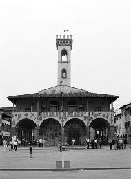 STORIA DI UN PALAZZO, STORIA DI UNA CITTA’